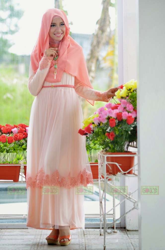 Dress Anggun Besutan Putri Aa Gym