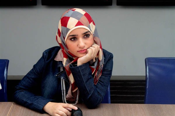 Gaya Hijab Cantik Walikota Termuda di Dunia
