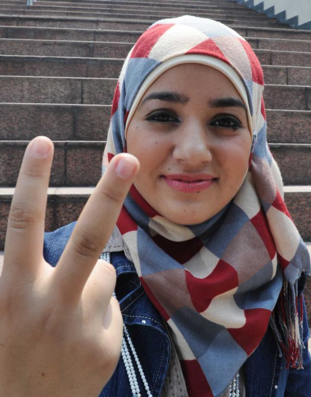 Gaya Hijab Cantik Walikota Termuda di Dunia