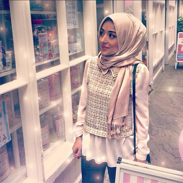 Gayanya Menyedot Perhatian Hijabers Dunia