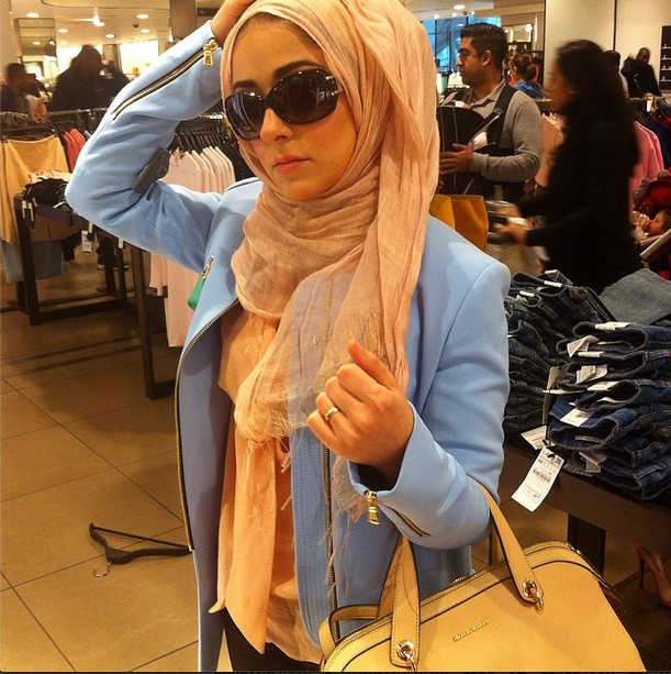 Gayanya Menyedot Perhatian Hijabers Dunia