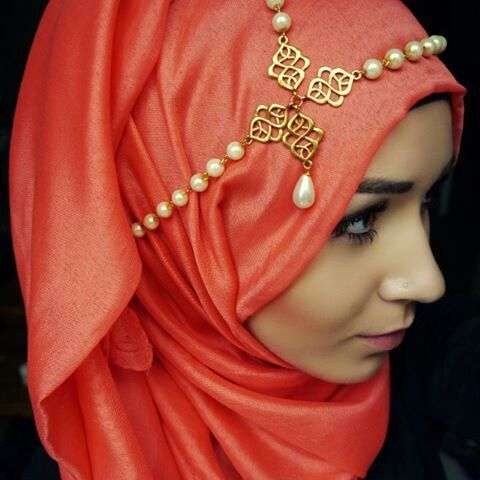 Tampil Cantik dengan Aksesori Hijab 