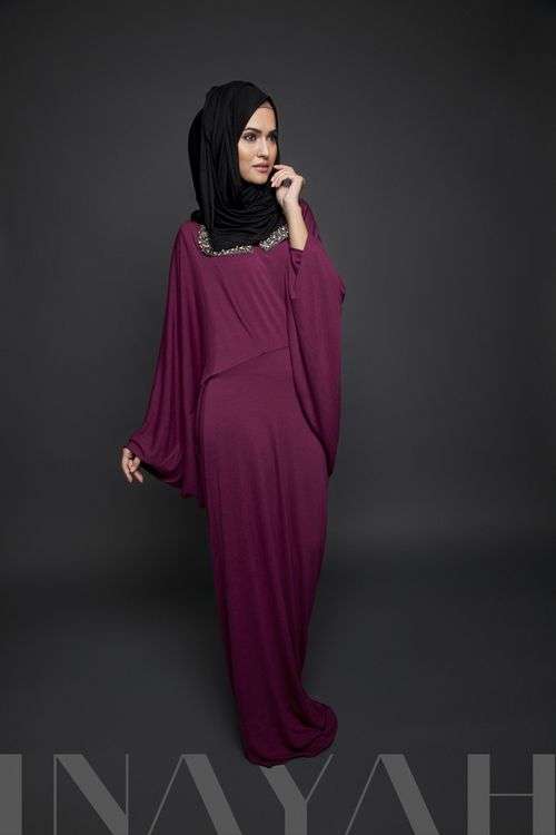 Tampil Anggun dalam Balutan Abaya Stylish 