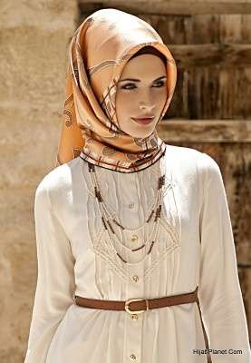 Ragam Scarf Sutra Bermotif Cantik