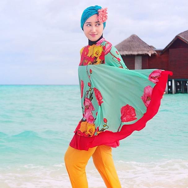 Inspirasi Baju Renang Dian Pelangi