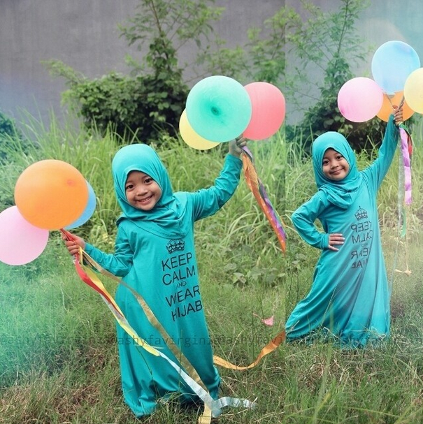 Lucunya Gaya Hijabers Cilik Imut Ini