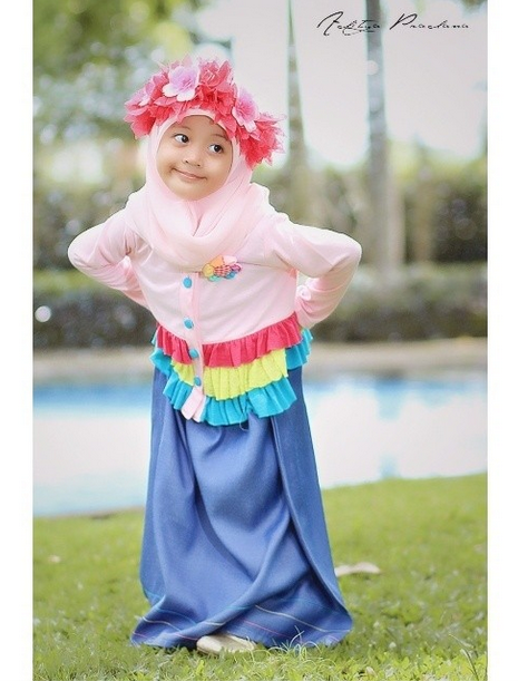 Lucunya Gaya Hijabers Cilik Imut Ini