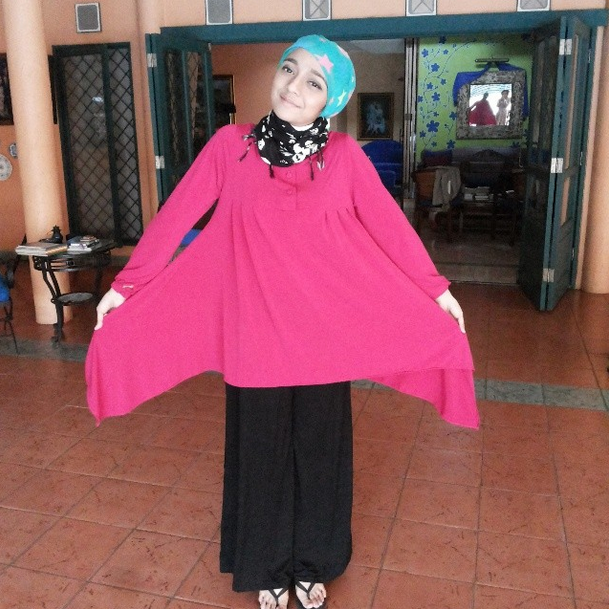 Gaya Hijab Animator Muda, Putri Bungsu Ikang Fawzi