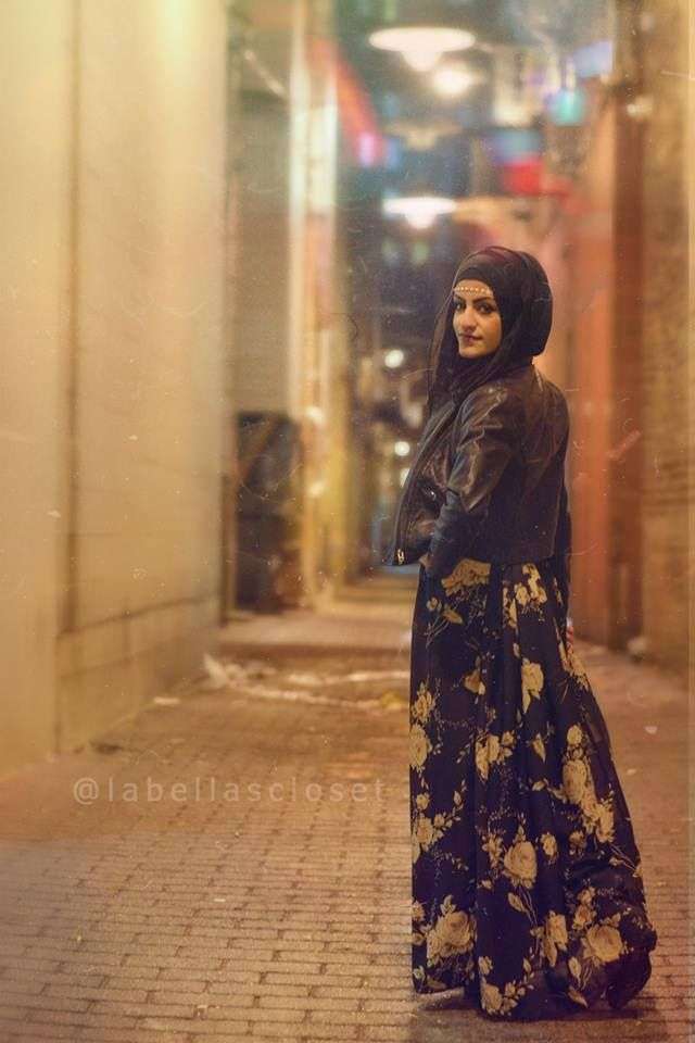 Tampil Feminin dengan Rok Floral