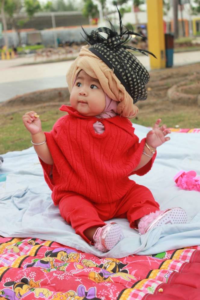 Gaya Hijab Imut Balita Mandhira