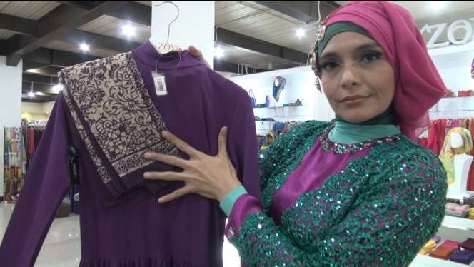 Gaya Hijab Dokter Cantik Si Ahli Gizi 