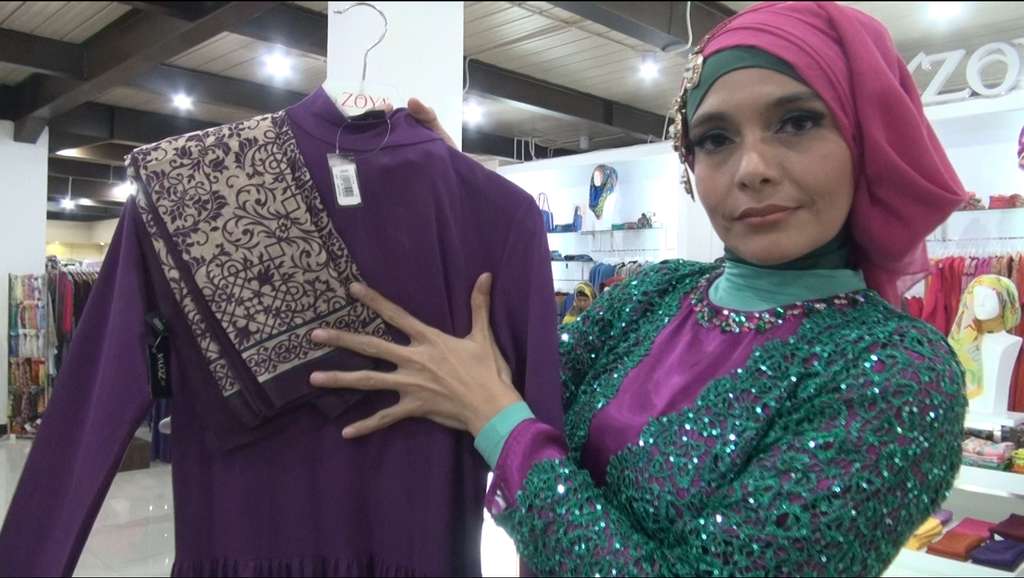 Gaya Hijab Dokter Cantik Si Ahli Gizi 