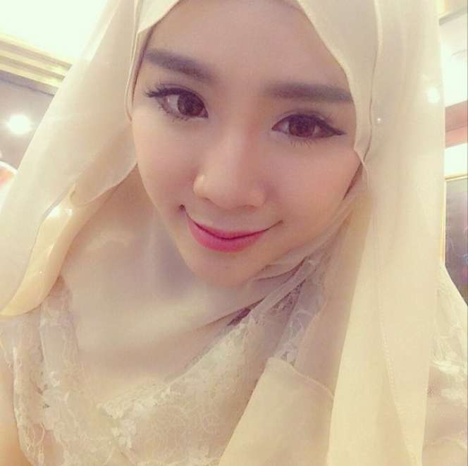 Gaya Hijab Mantan Model Majalah Dewasa Malaysia