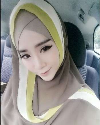 Gaya Hijab Mantan Model Majalah Dewasa Malaysia