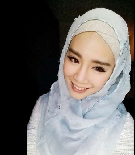 Gaya Hijab Mantan Model Majalah Dewasa Malaysia