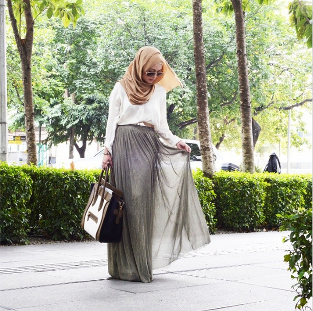 Gaya `Putih` Fashion Blogger Vivy Yusof