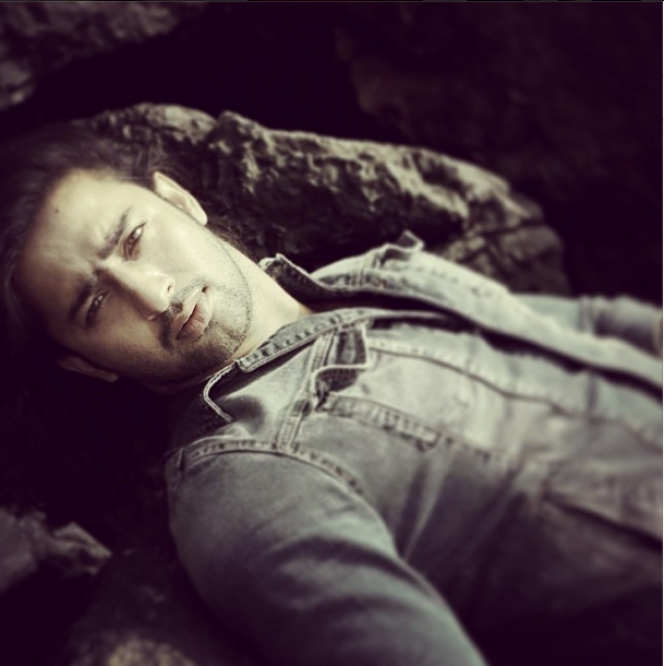 Aktor Tampan Bintang `Mahabharata` Khusyuk Puasa