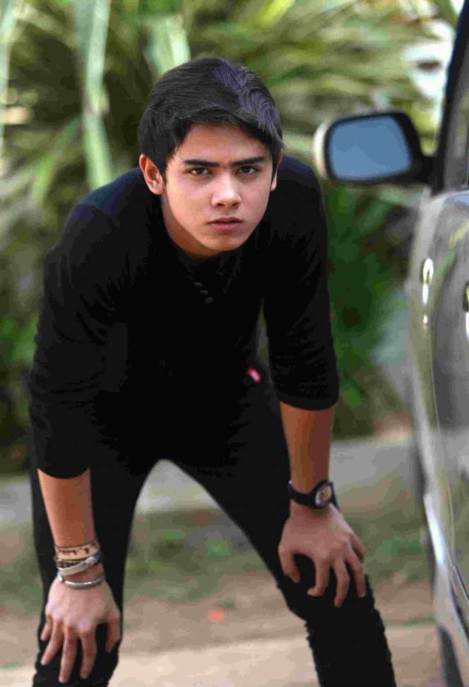 Gaya `Si Ganteng` Aliando Syarief, Pelantun Doa Niat Puasa