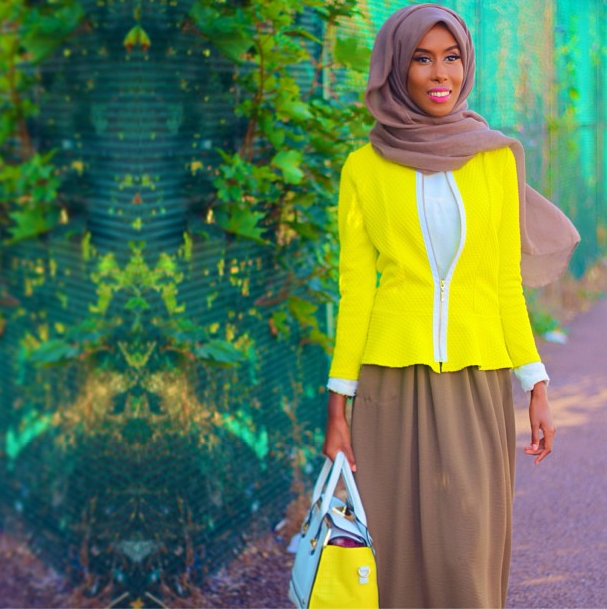 Hijab Neon untuk Si Kulit Gelap