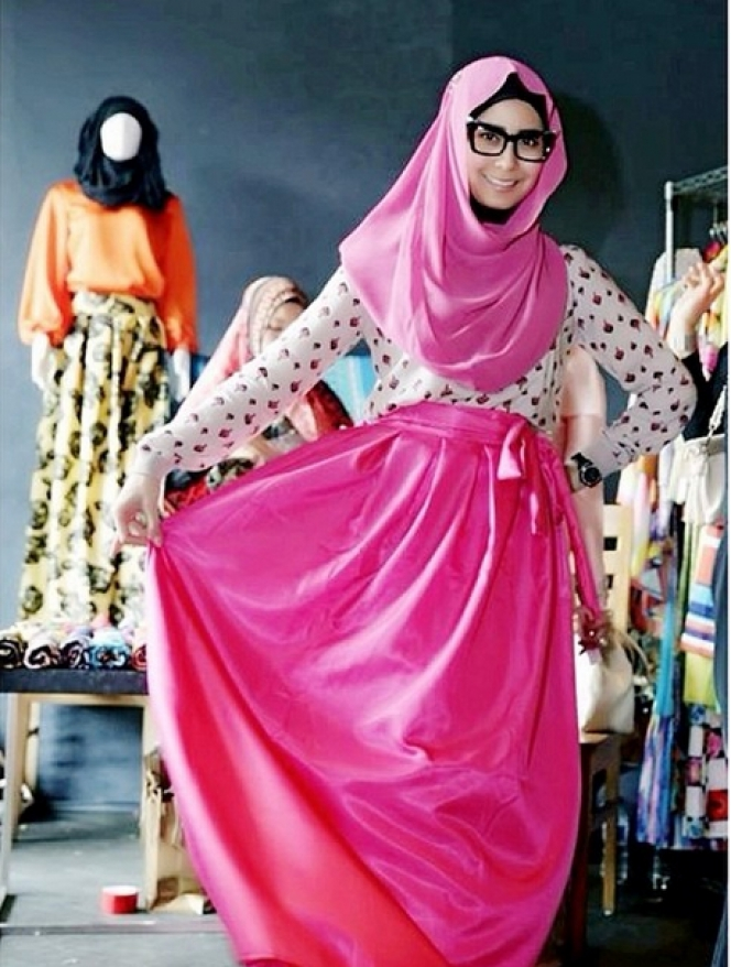 Style Fashion Blogger Gadis Manis Indonesia di Paris