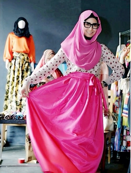 Style Fashion Blogger Gadis Manis Indonesia di Paris
