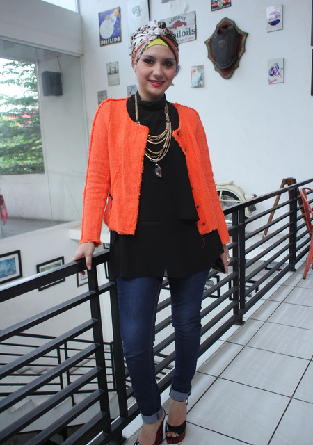 Gaya Hijab Turban Viona Eko `Patrio`