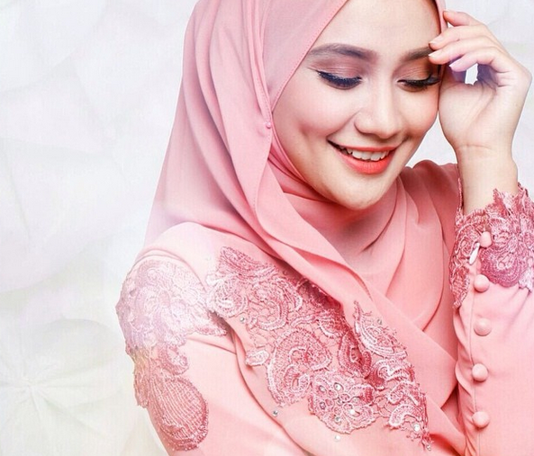 Artis Malaysia Ini Makin Cantik Setelah Berhijab