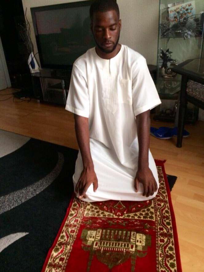 Saat Pesepakbola Muslim Ternama Bermunajat