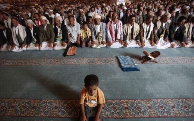 Potret Si Kecil Belajar Ibadah Saat Ramadan