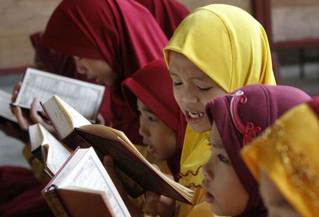 Potret Si Kecil Belajar Ibadah Saat Ramadan