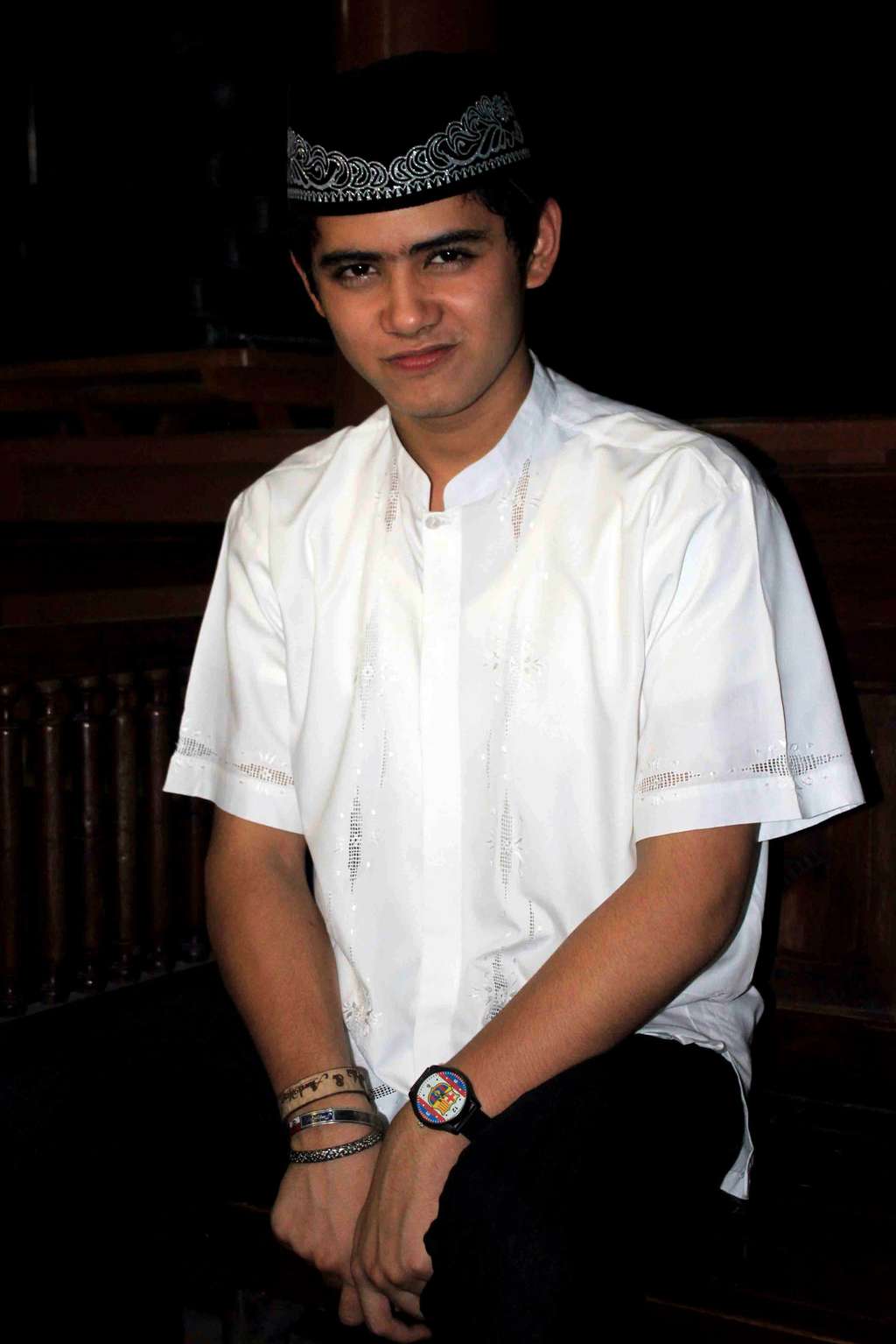 Gaya Baju Koko `Si Ganteng` Aliando Syarief