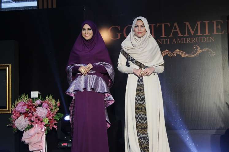 Hijab Elegan dari Tangan Pengacara