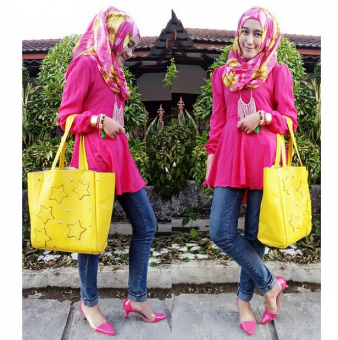 Padanan Jins-Blouse ala Hijaber Surabaya