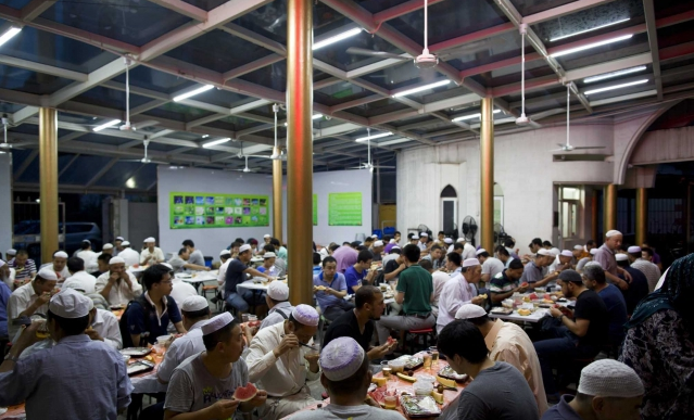 Intip Kesederhanaan Muslim Shanghai Saat Ramadan