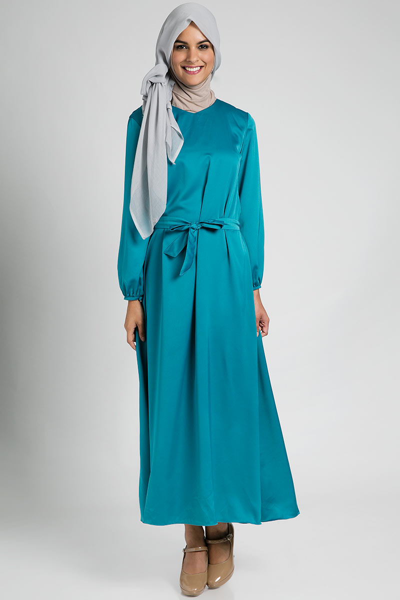 Tren Busana Lebaran: Gamis Simple, Warna Soft