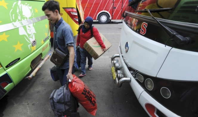 Pemudik Mulai Padati Terminal