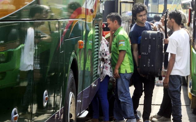 Pemudik Mulai Padati Terminal