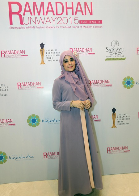 Risty Tagor Pamer Koleksi Terbaru di Runway 2015