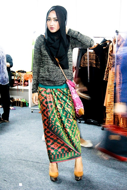 Inspirasi Batik-Tenun Saat Lebaran 