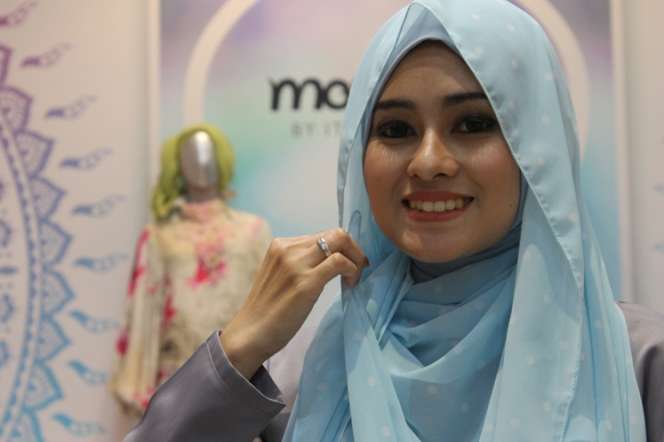 Tutorial Cantik dengan Hijab Shawl Sederhana