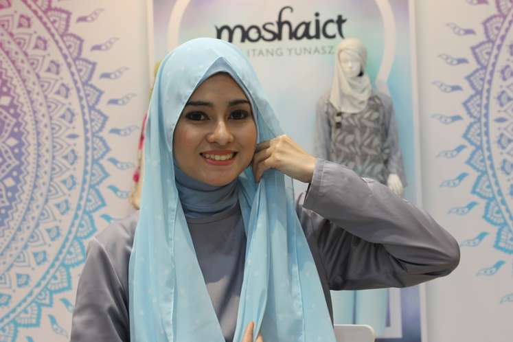 Tutorial Cantik dengan Hijab Shawl Sederhana