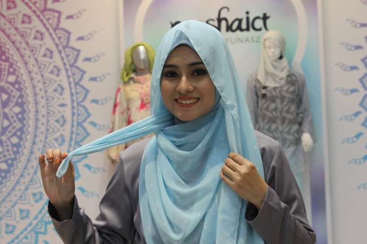 Tutorial Cantik dengan Hijab Shawl Sederhana