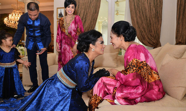 Krisdayanti Rayakan Lebaran Bareng keluarga