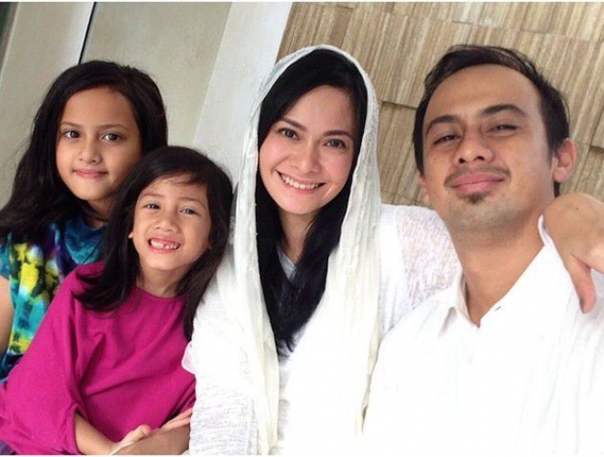 Selebritis Pamer Foto Lebaran di Sosial Media