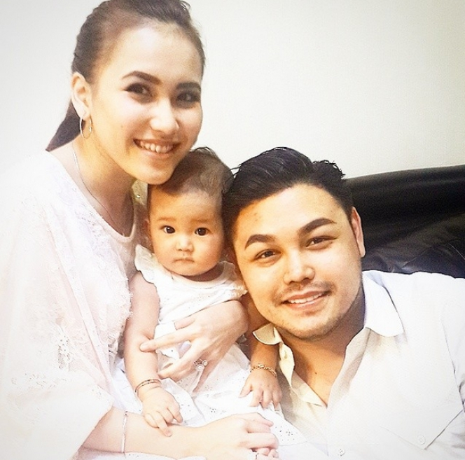 Selebritis Pamer Foto Lebaran di Sosial Media