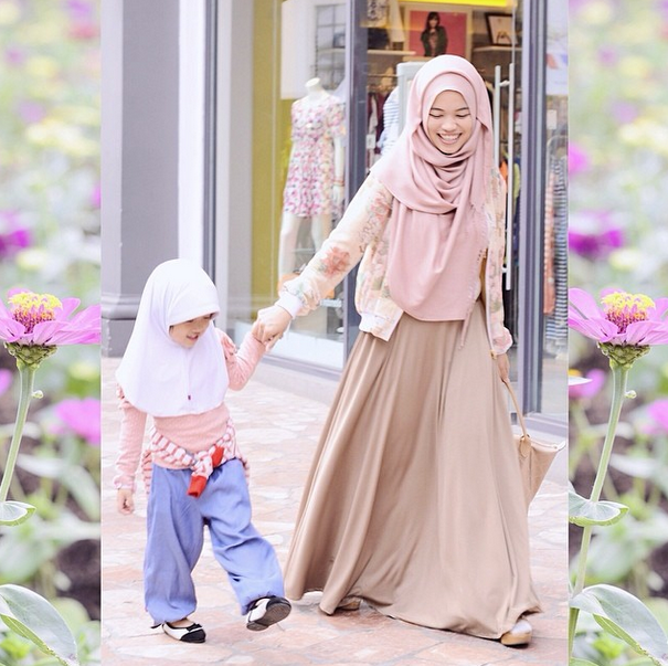 Gaya Kompak Hijab Putri Aa Gym