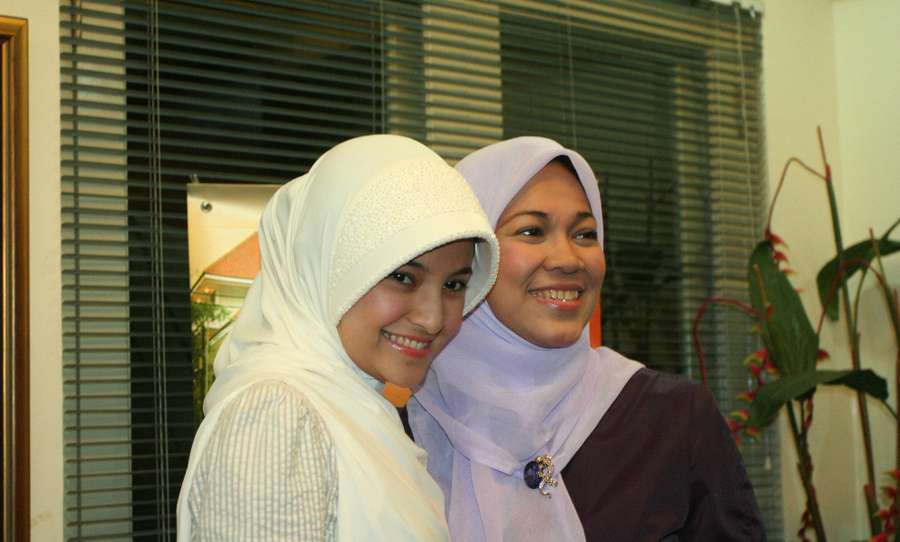 Kehangatan Marshanda dan Ibunda