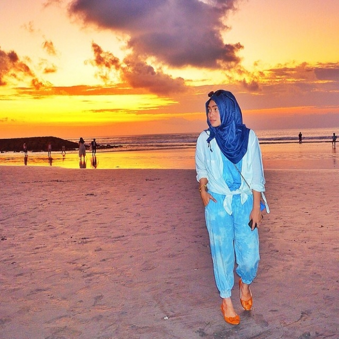 Gaya Simpel Febrian Nurvianti Saat Liburan