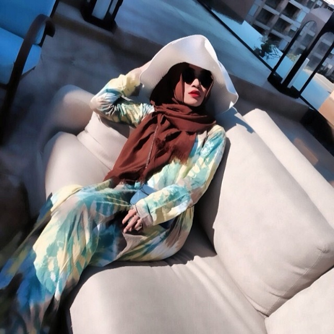 Gaya Simpel Febrian Nurvianti Saat Liburan