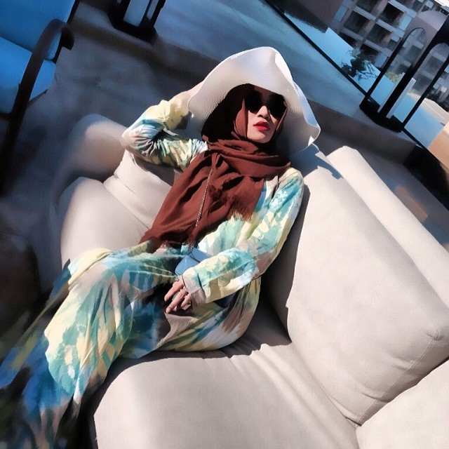 Gaya Simpel Febrian Nurvianti Saat Liburan